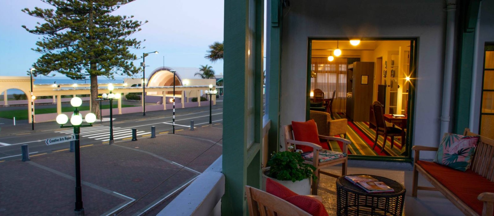 Art Deco Masonic Hotel - Napier's Best Located Hotel.